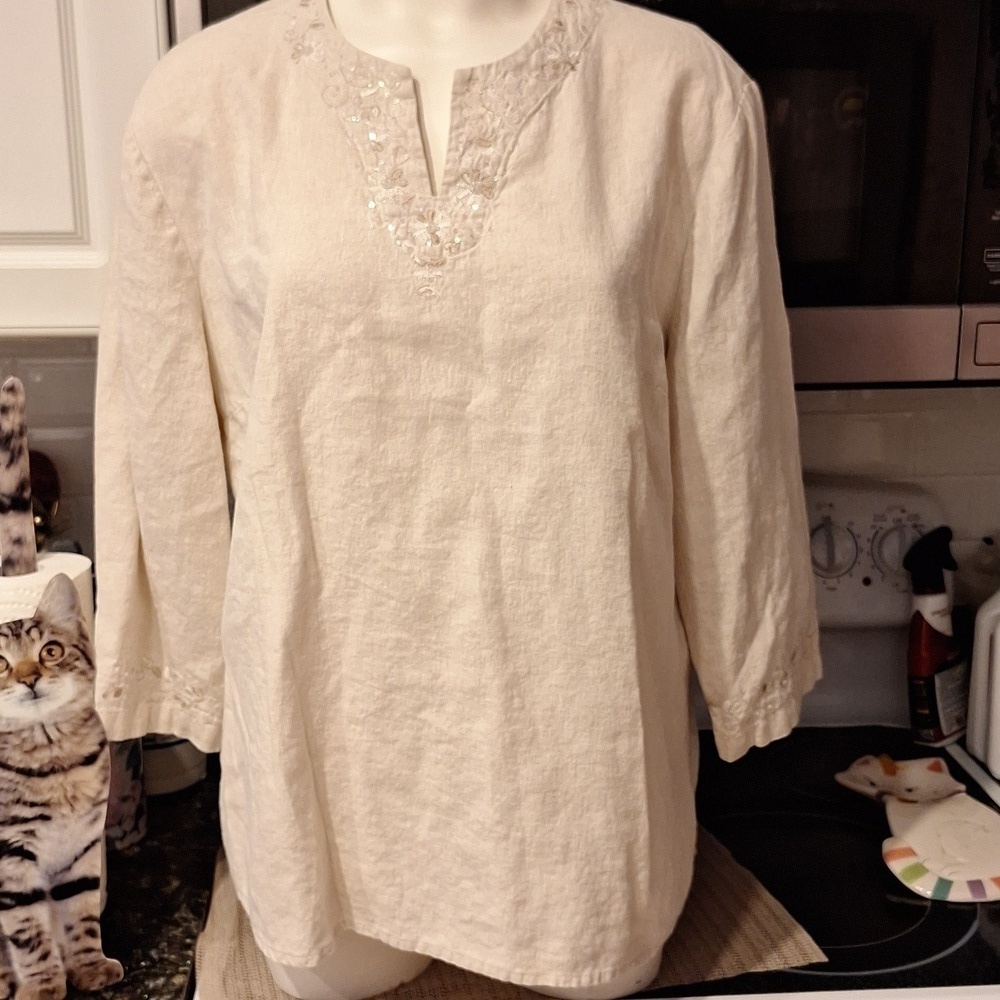 A  JM Collection solid cream color 3/4 sleeve plus size top 18